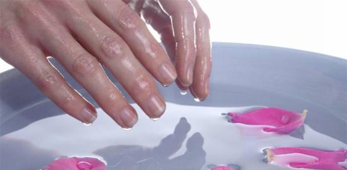 Шелушение кожи на пальцах рук: варианты решения проблемы
