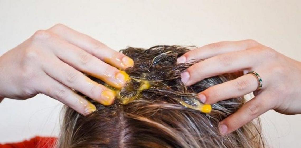Kako umiti lase z jajcem namesto šampona: prednosti in kontraindikacije